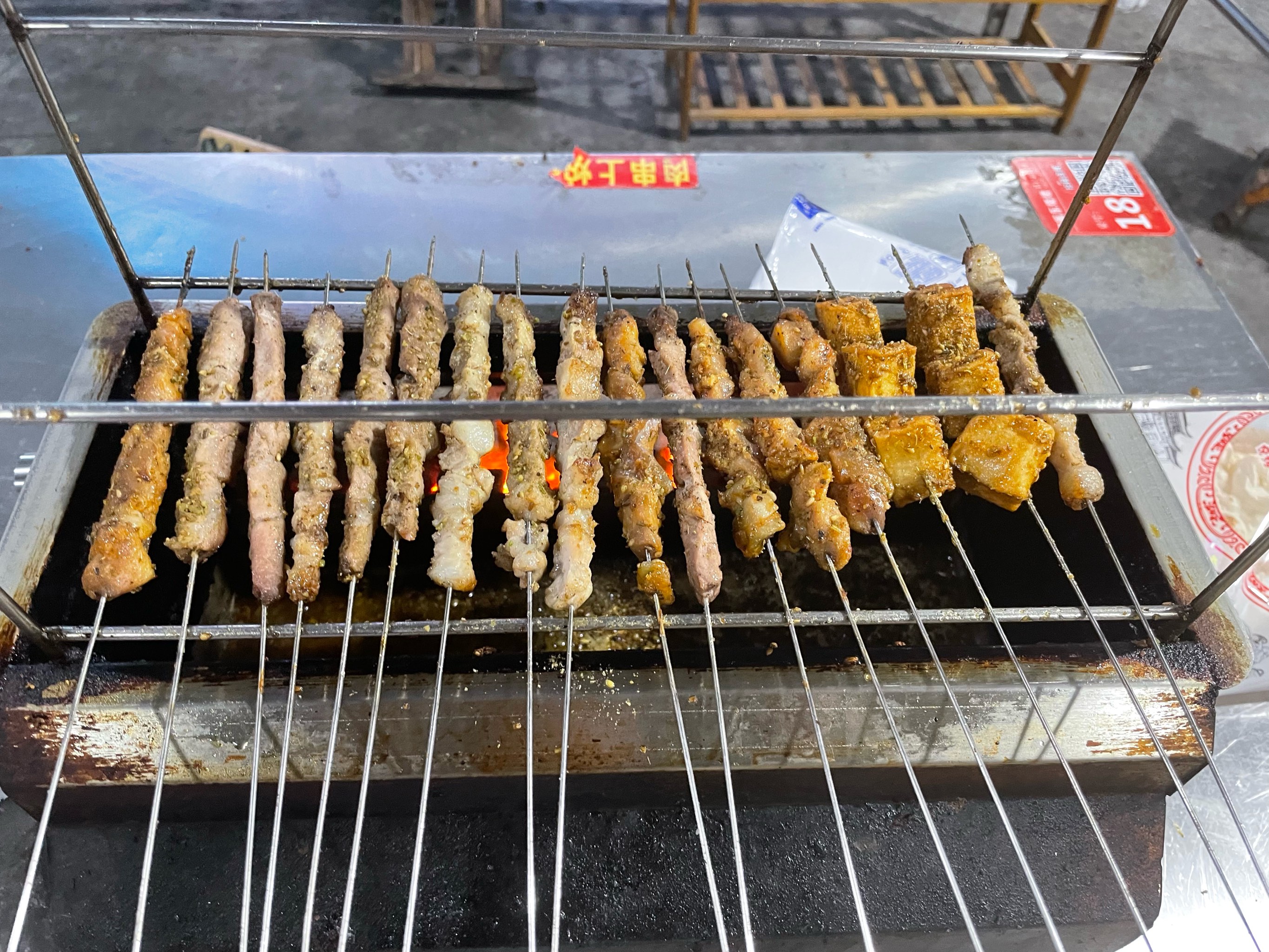 想靠燒烤創業？從技術學習到小吃車經營全攻略