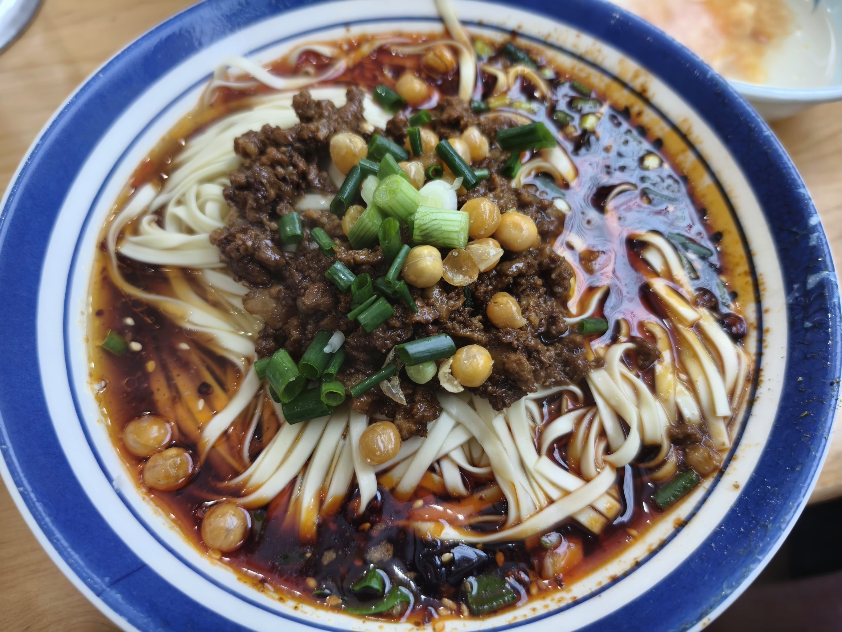 重慶小面面條的做法與配方：從選材到烹飪，教您做出地道美味！