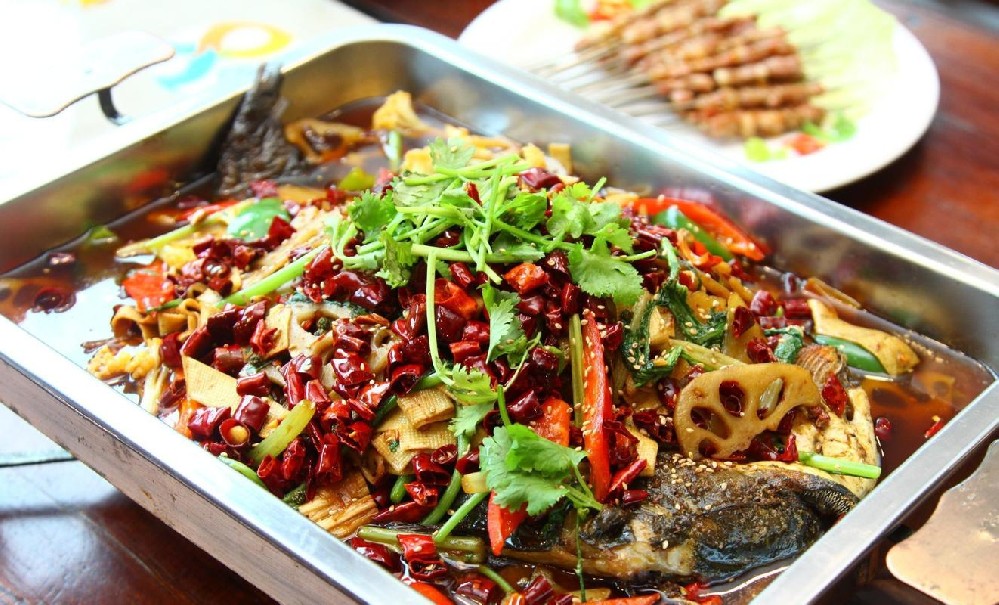 萬州烤魚的做法大揭秘，學會這些技巧，生意火爆！