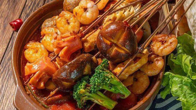 山東去哪里學(xué)麻辣燙比較好？選擇專業(yè)培訓(xùn)，輕松學(xué)會(huì)正宗做法！