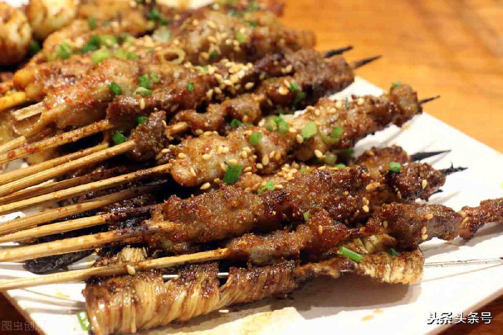 燒烤一個月能掙多少錢？揭秘燒烤創業背后的5大“賺錢真相”，別被坑了！