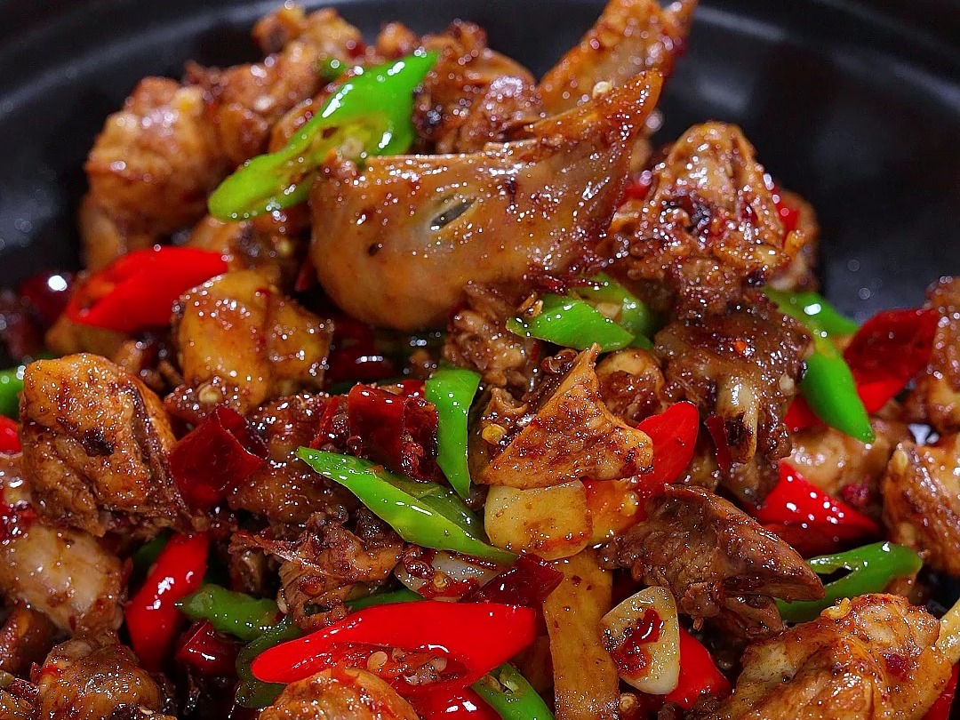 新手開干鍋雞店避坑指南！技術(shù)培訓(xùn)如何選擇？3個(gè)關(guān)鍵讓你少走彎路！