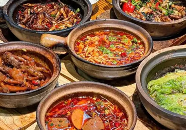 砂鍋小吃爆火，創(chuàng)業(yè)門檻低！新手如何找到正宗培訓(xùn)？（附避坑指南）