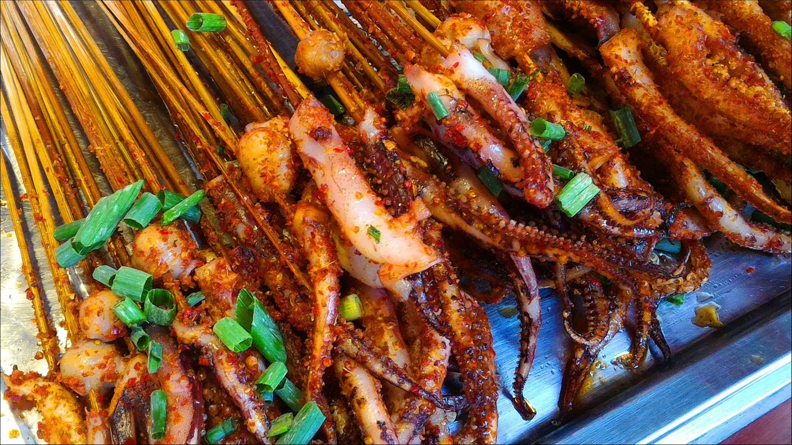 2025年鐵板魷魚創業火爆！哪里學最好？選對培訓，成就你的美食夢！