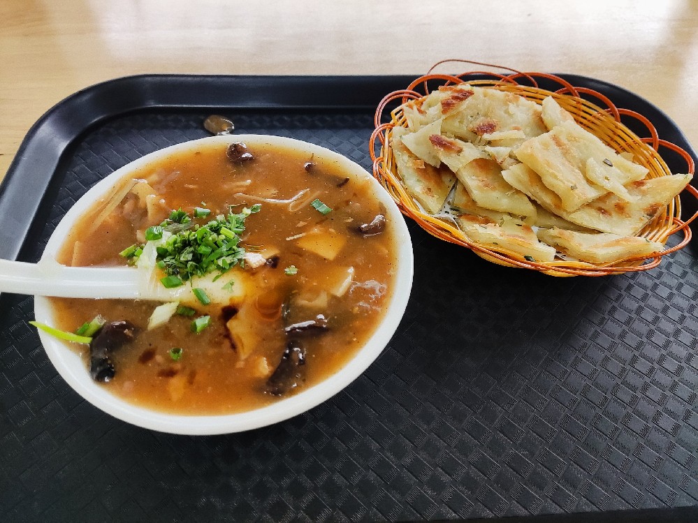 胡辣湯的做法和配料揭秘！3個關鍵技巧，學會后湯底更濃郁！