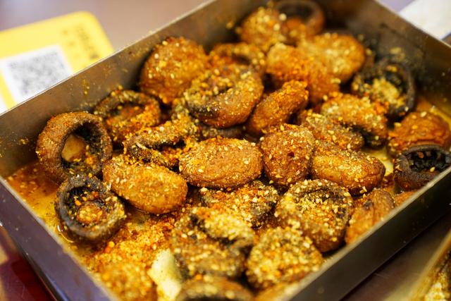 戳子肉用的什么肉？揭秘這道小吃的“靈魂”食材！