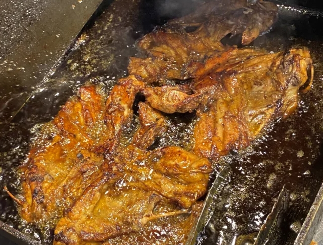 學校擺攤100種小吃，如何選擇最賺錢的項目？