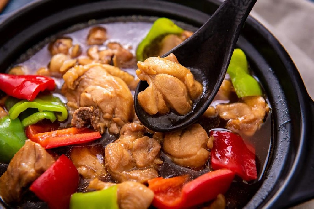 如何看待黃燜雞加盟費(fèi)價(jià)格？全方位解析加盟費(fèi)用構(gòu)成與盈利模式！