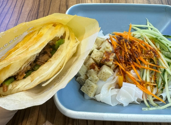 涼皮肉夾饃實體店教學揭秘!創業者必看,避開常見陷阱!