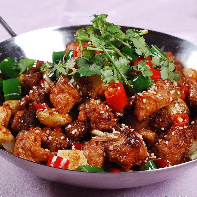 2025年炒雞創(chuàng)業(yè)爆火！山東臨沂炒雞技術培訓全解析，新手如何快速入門？