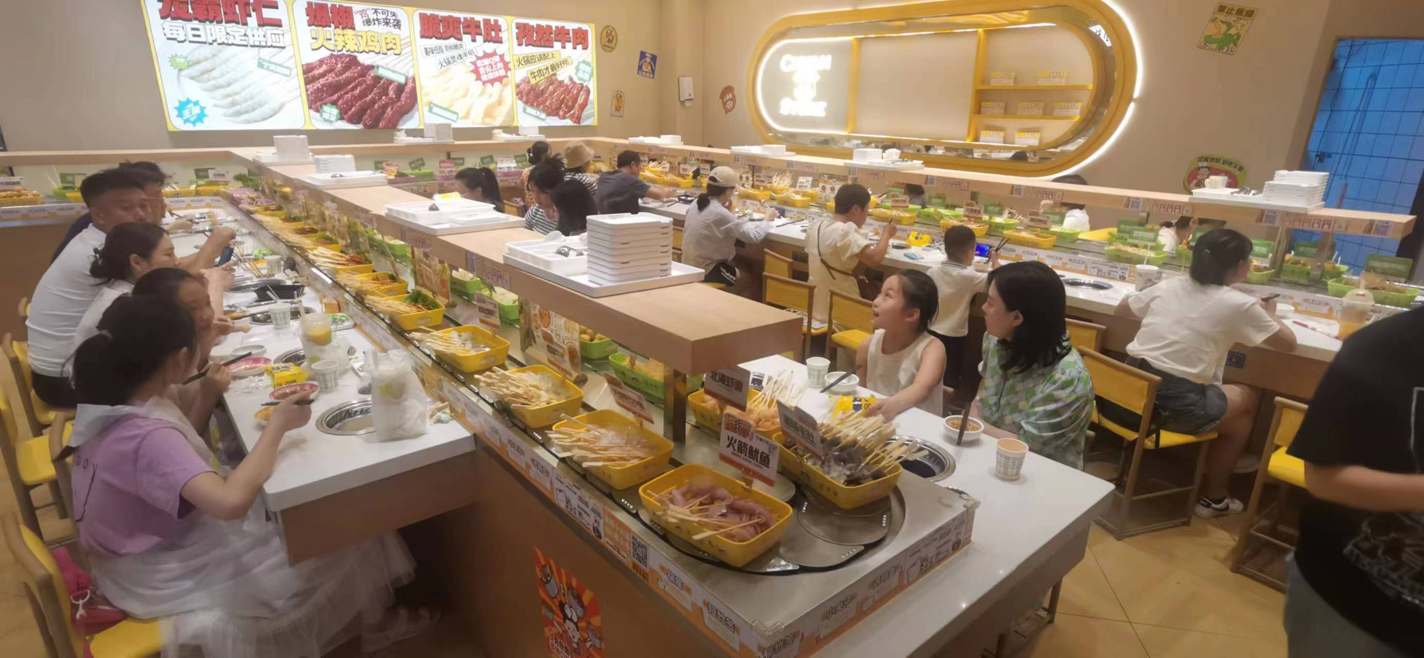 開旋轉小火鍋店要多少錢？加盟費+運營成本詳解，新手少花冤枉錢！