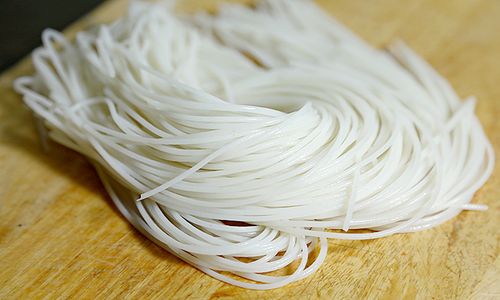 2025米線市場爆火？90%新手踩坑！揭秘米線技術學習避坑指南，助你創業少走彎路！