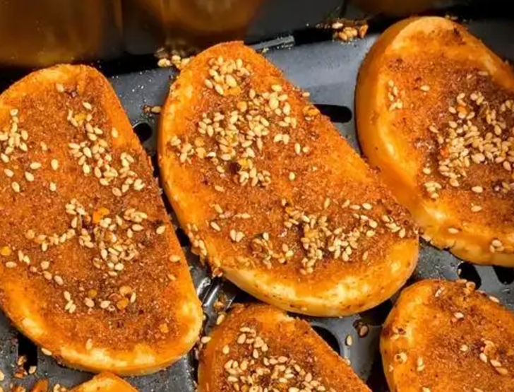 燒烤饃片的做法：外脆內軟，美味又獨特的燒烤小吃