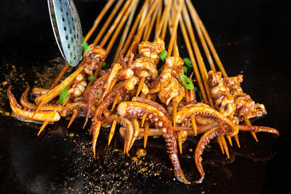 鐵板燒烤的做法：讓燒烤更添風味，熱氣騰騰的美味