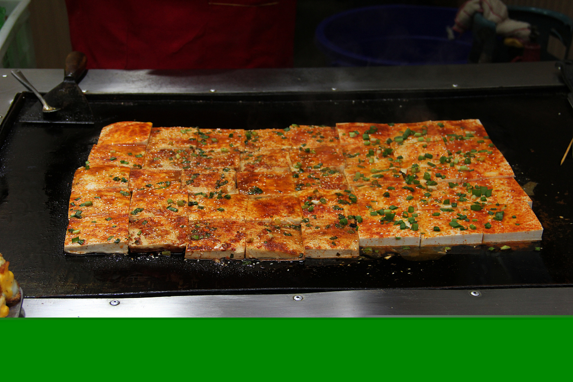 鐵板燒烤的做法：讓燒烤更添風味，熱氣騰騰的美味