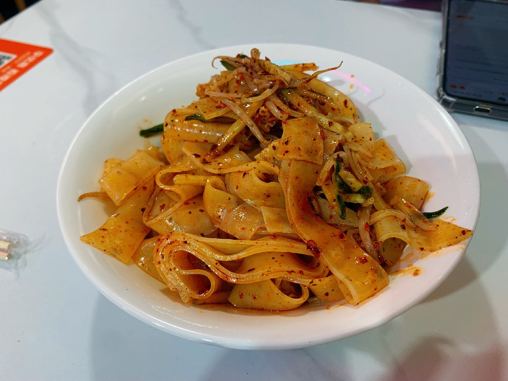 涼皮涼面培訓去哪里學？想賺錢，別選錯地方！