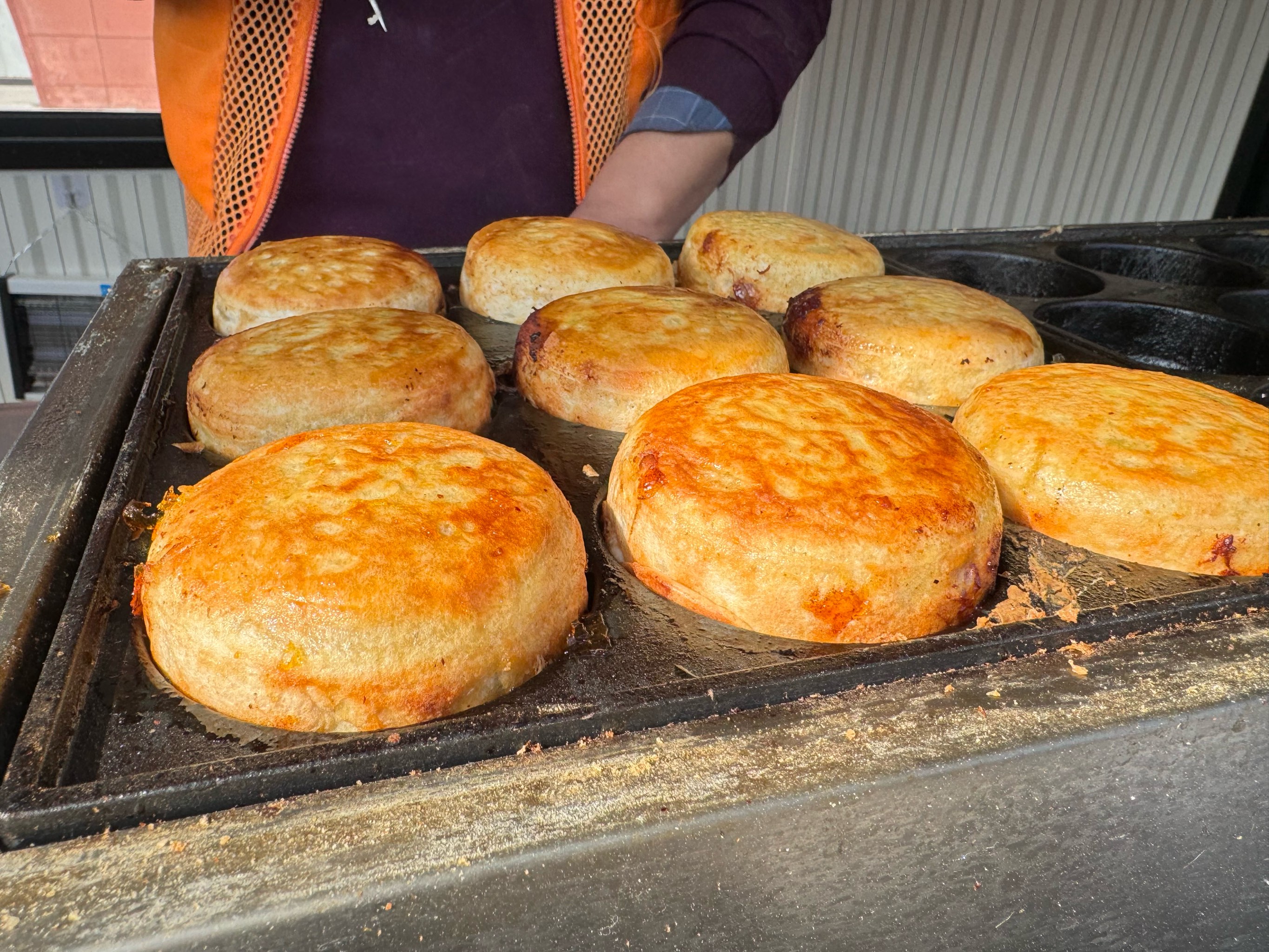 5元一個(gè)肉蛋堡好賣(mài)嗎？選址對(duì)，顧客多，真掙錢(qián)！