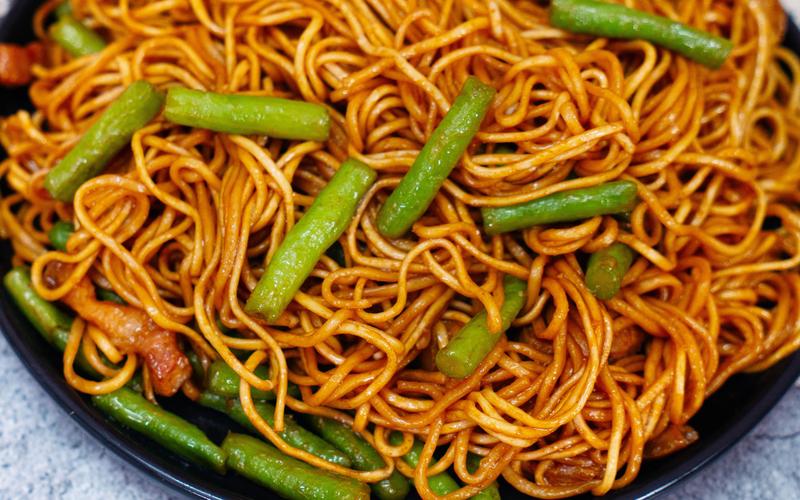 正宗的河南燜面怎么做？操作簡單，香到流口水！