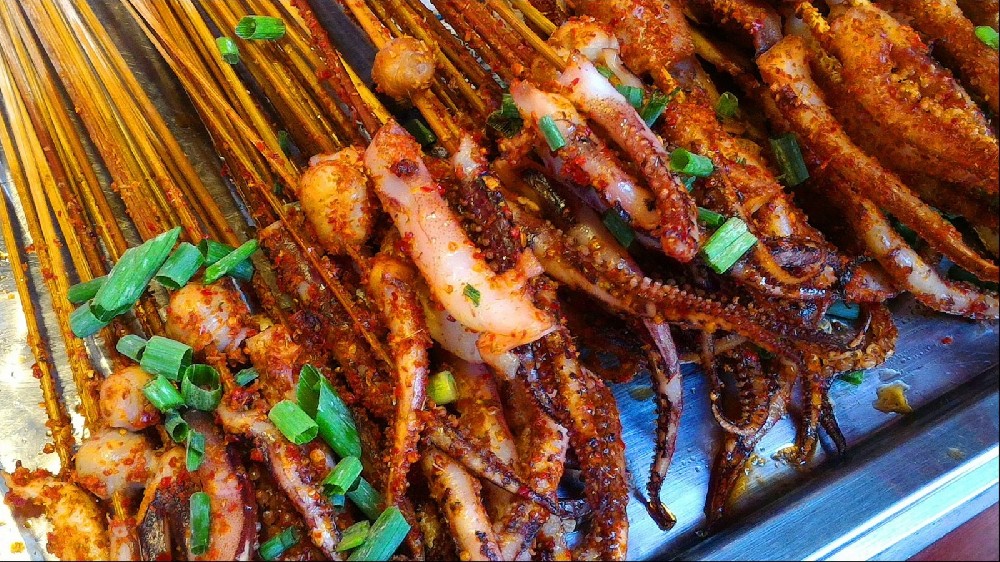 鐵板魷魚賺錢嗎？成本低回本快，小吃創(chuàng)業(yè)就選它！