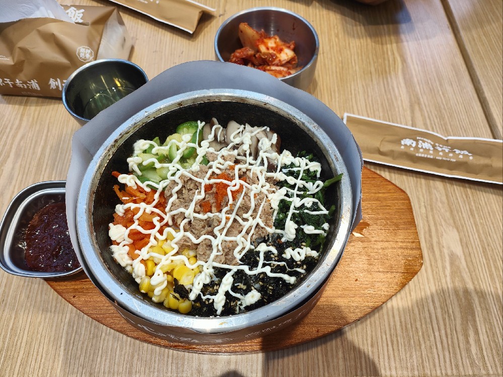 烤肉拌飯技術(shù)哪里學(xué)?新手能學(xué)嗎,開(kāi)店穩(wěn)穩(wěn)賺!