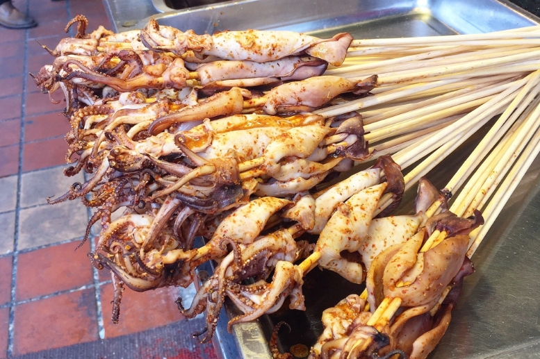 鐵板魷魚的做法大全？技巧分享，教你輕松做出爆款！