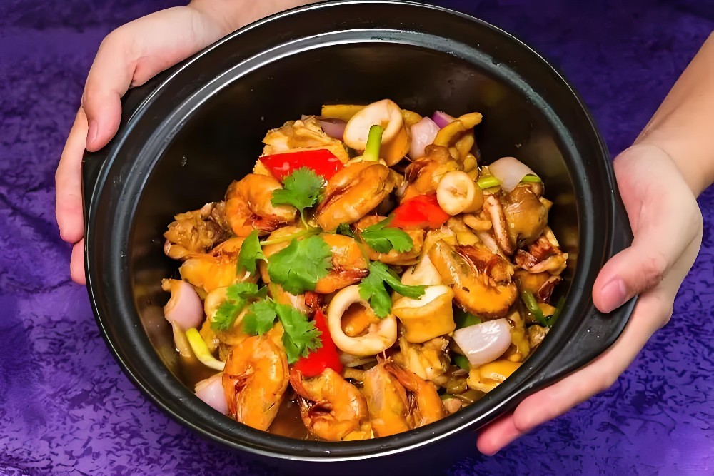 開砂鍋店一年能賺多少?利潤揭秘,爆滿秘訣全公開!