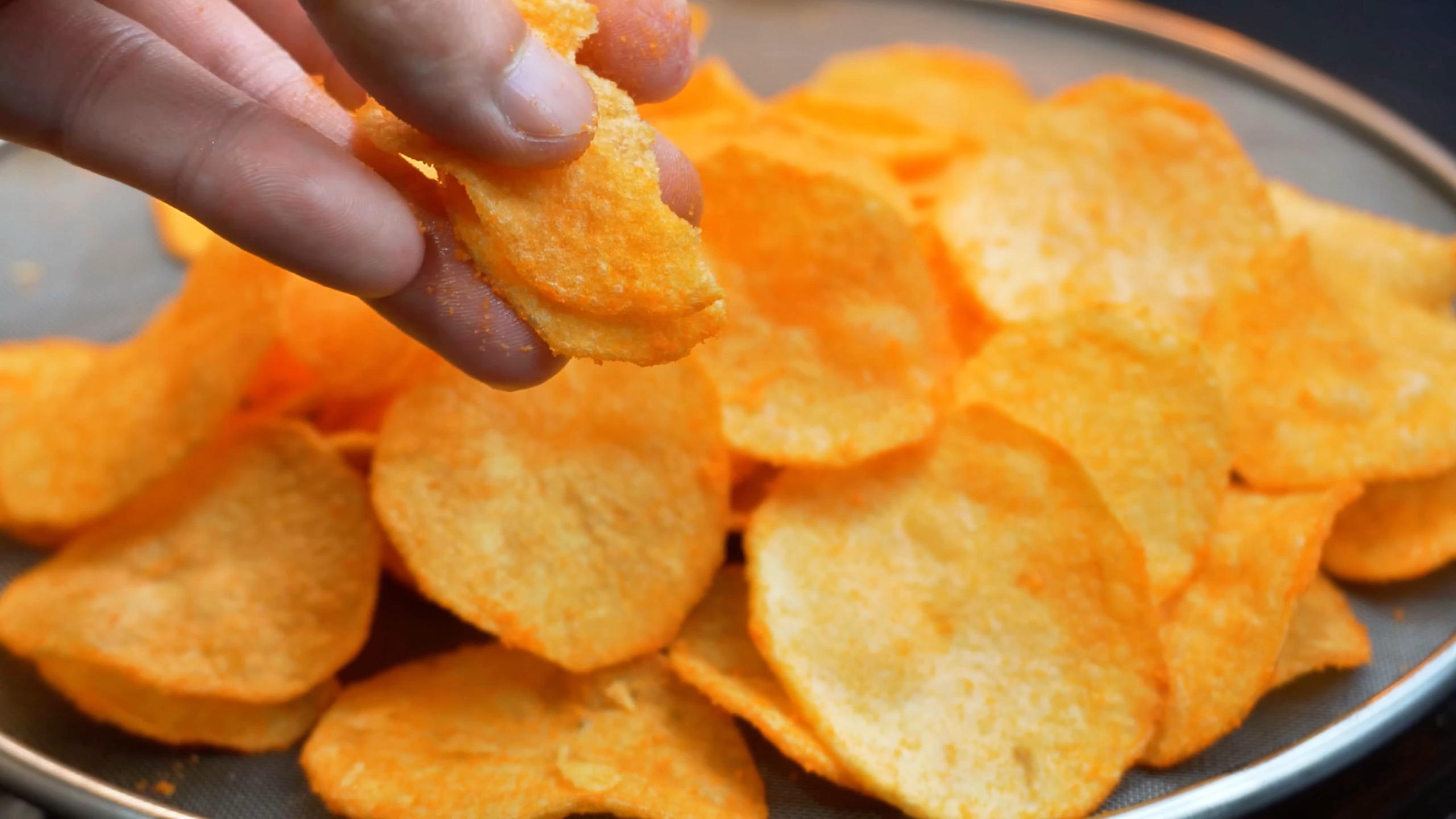 鮮炸薯片商用詳細(xì)教學(xué)？做得好不好，關(guān)鍵看這幾步！