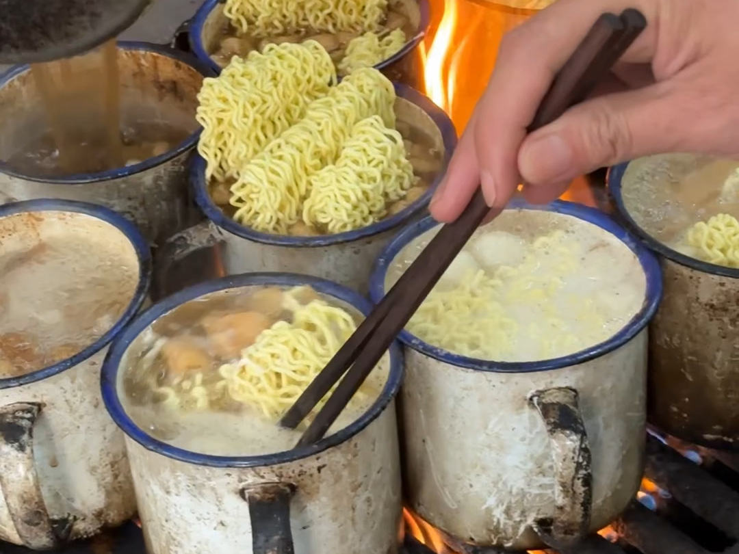 茶缸面是哪里的特色？老味道正流行，擺攤照樣火爆！