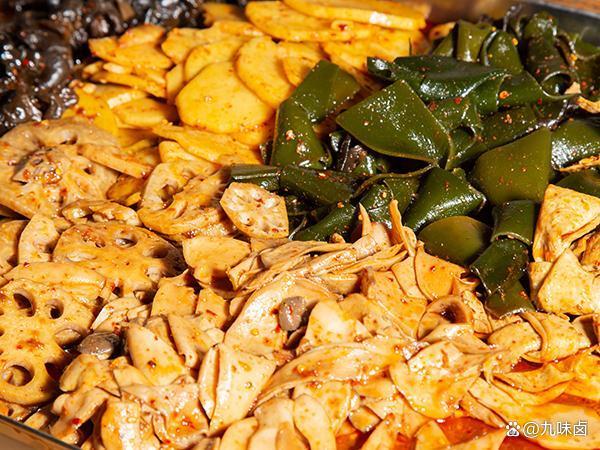 鴨貨素菜都有啥？搭配全了，擺攤顧客一口接一口！