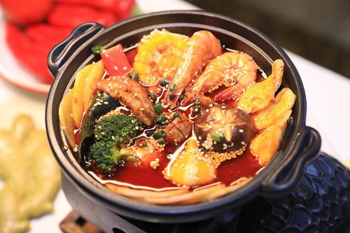 去哪里學麻辣燙？創業小白指南：三大途徑，優劣勢全解析！