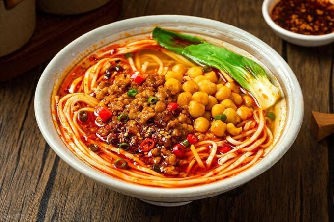 重慶小面絕密配方怎么學?小吃培訓掌握核心技術,創業開店更輕松!