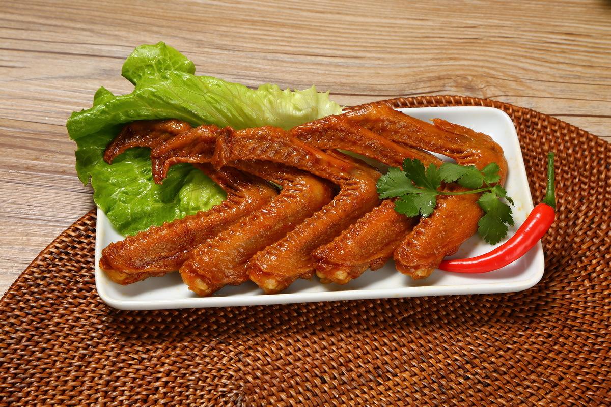 怎么做鴨翅?老鹵師親授:從選料到鹵制,手把手教你做出香嫩入味的“啃魂鴨翅”?