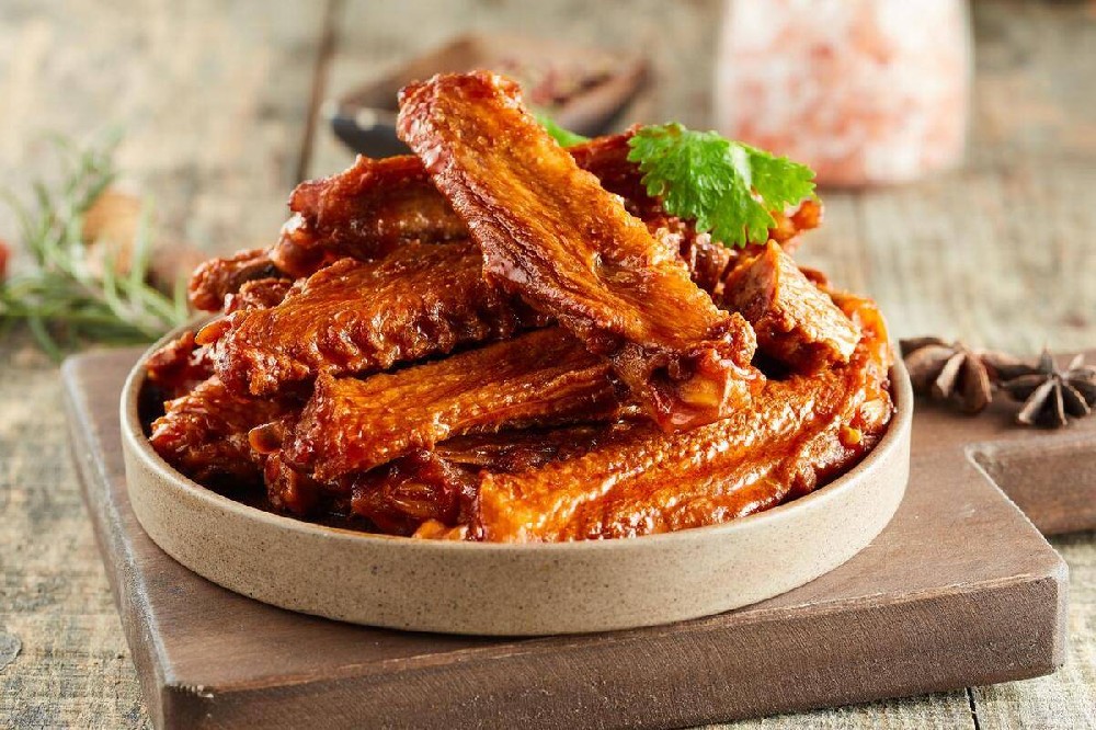 ??鴨翅一般賣多少錢一個？從夜市到品牌店，價格背后的“品質與利潤”密碼??