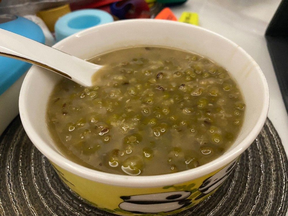 8 斤綠豆做冰鎮綠豆沙,100 多杯快速售罄