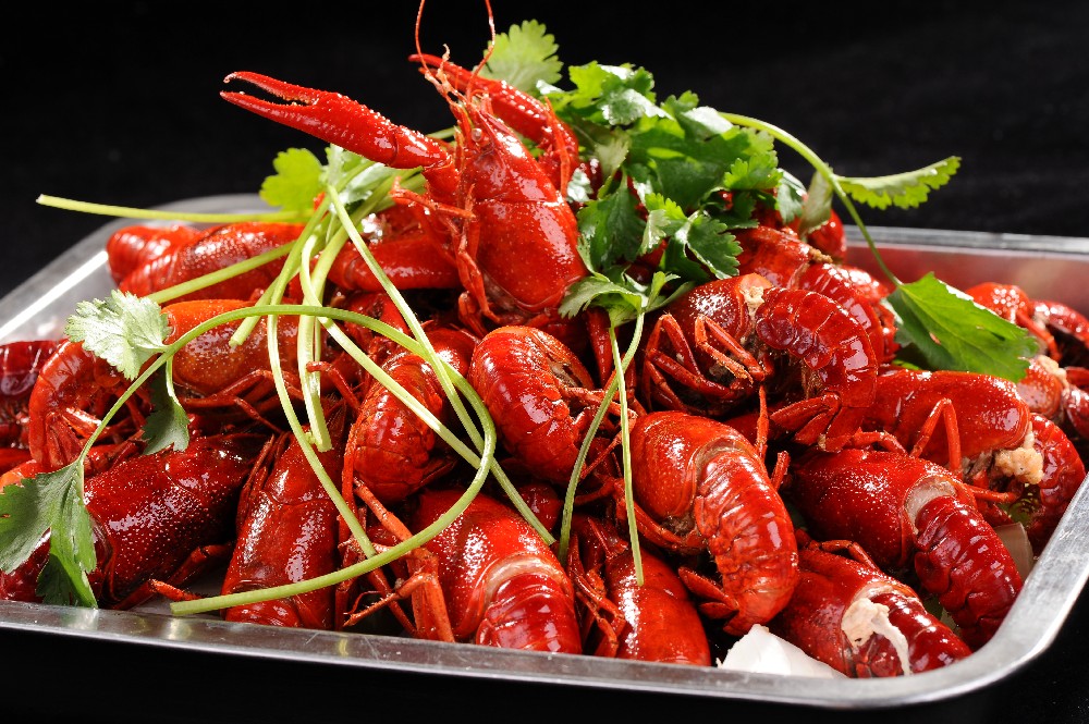 73 元做小龍蝦擺攤，6 元 / 盒卻遇城管？