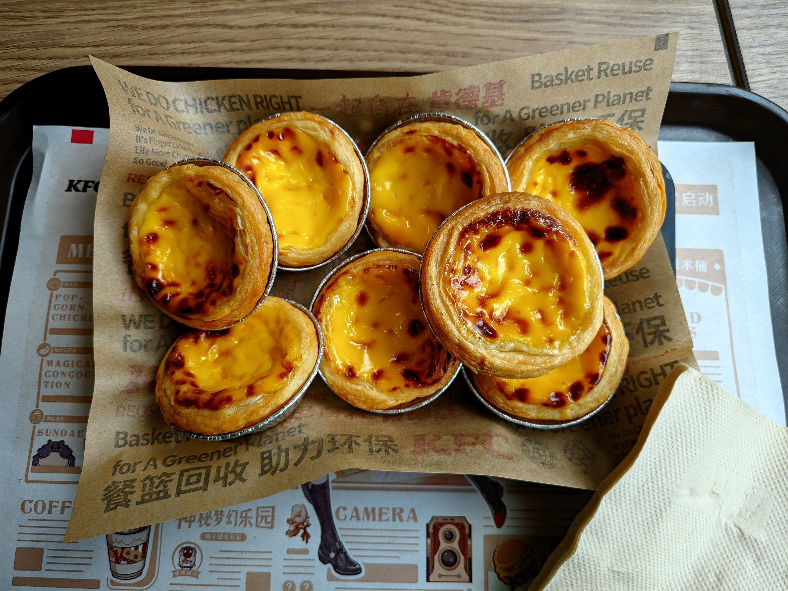 擺攤 3 小時(shí)賣千 +！蛋撻攤憑啥贏過(guò)網(wǎng)紅品？