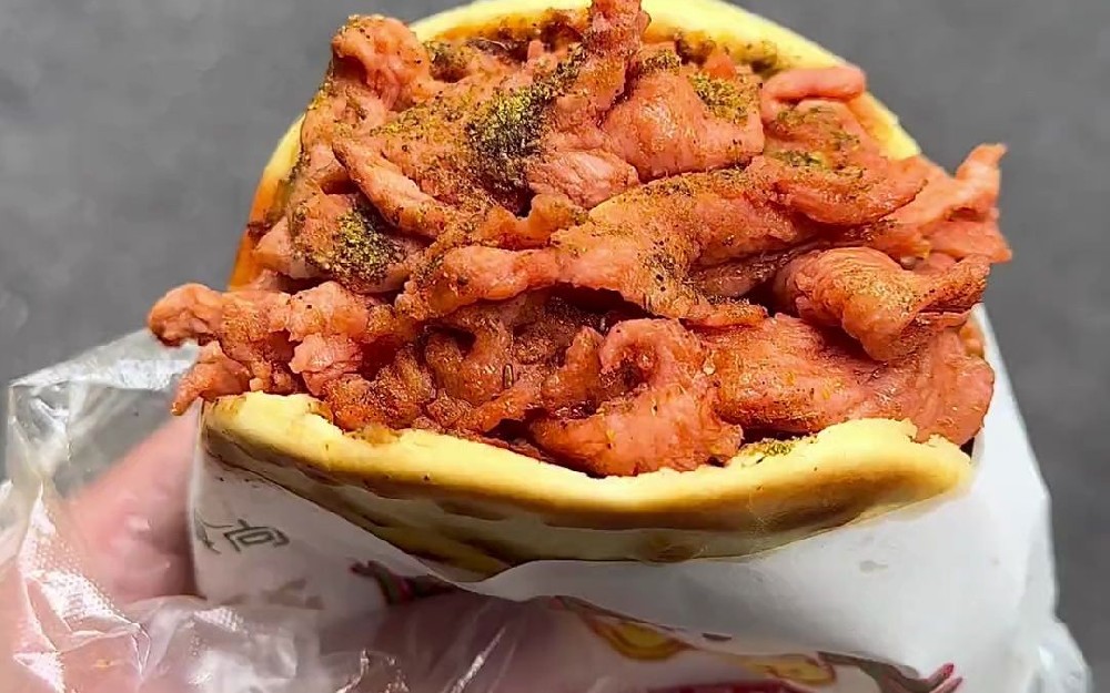 2025年什么小吃最火爆最賺錢？這5類街邊“人氣王”，擺攤開店都能火！