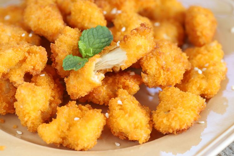 新手擺地攤賣什么好？5類“穩賺不賠”的小吃，手把手教你選對賽道