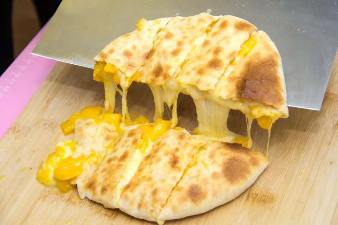 適合一個(gè)人擺攤的小吃?操作簡(jiǎn)單出餐快,讓創(chuàng)業(yè)更輕松!