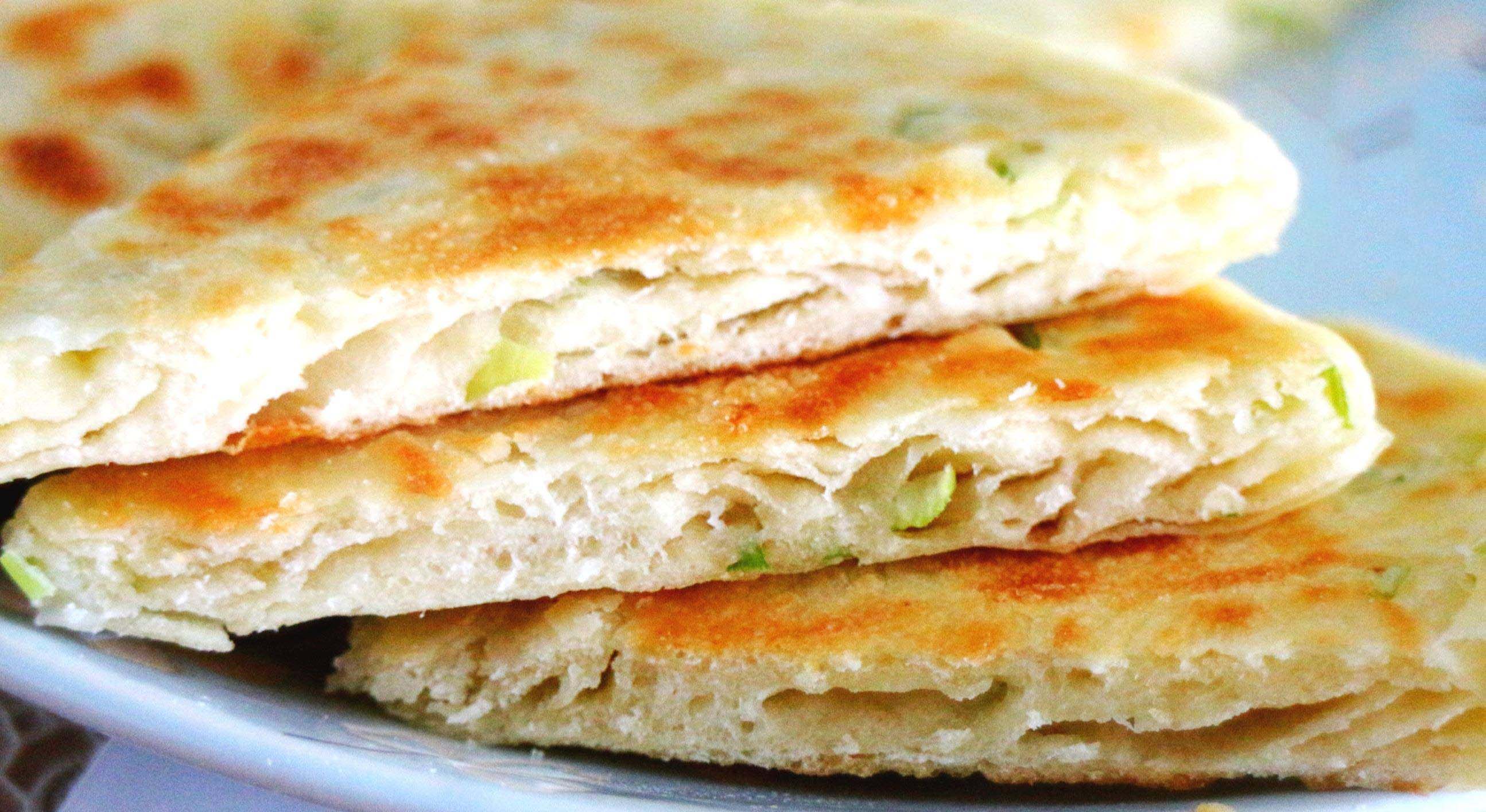 正宗香蔥大餅配方揭秘?外酥里香小技巧,學會輕松做出地道好味!