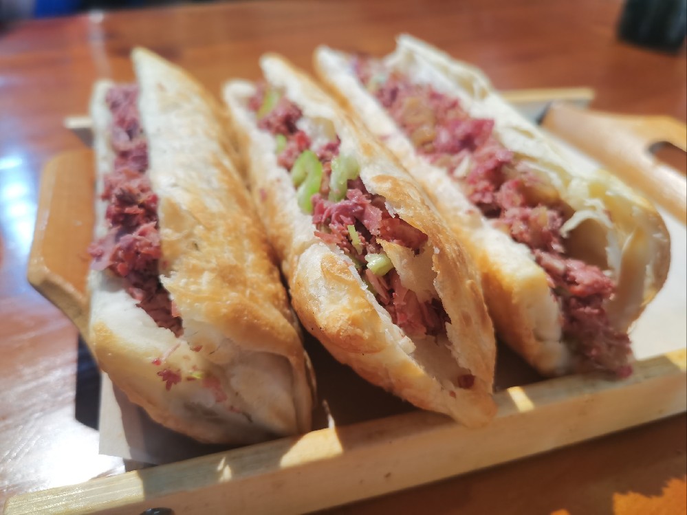 驢肉火燒的利潤怎么樣?開店注意什么,學(xué)會這些才穩(wěn)妥!