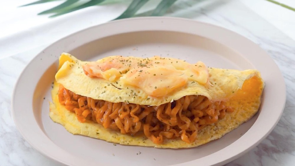 蛋卷火雞面最正宗的做法是什么?掌握細節秘訣,做出香辣過癮的好滋味!