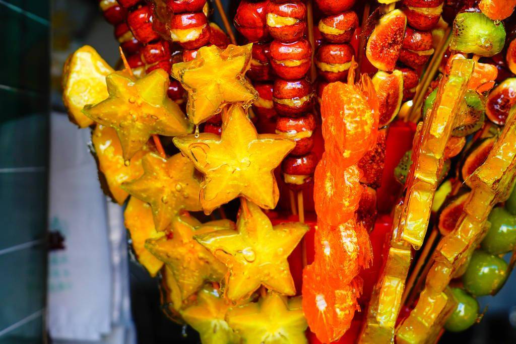 冰糖葫蘆生意好做嗎?從小吃街火爆現象聊開店避坑經驗!