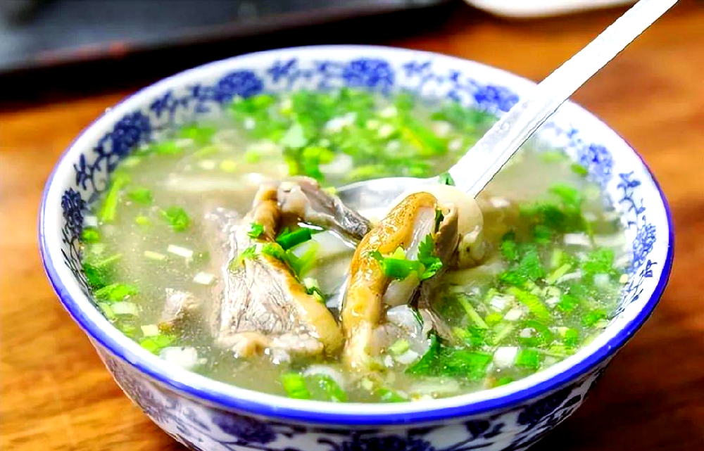 單縣羊湯的做法和配料？掌握這幾點，湯白味正不膻，輕松出好味！