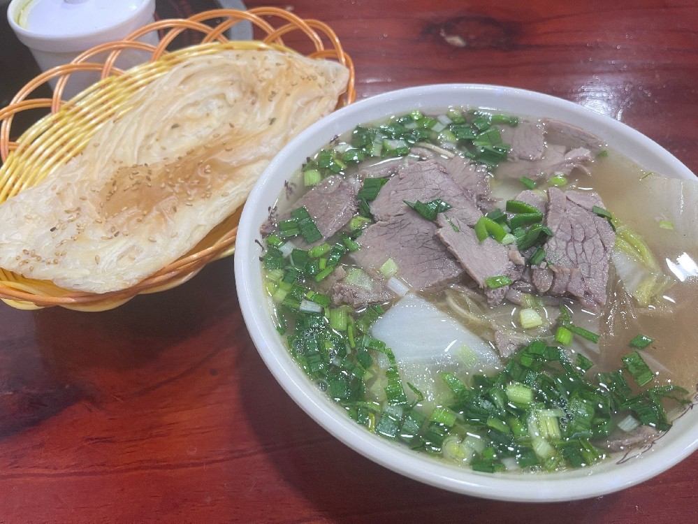 牛肉粉絲湯去哪里學？手把手教你正宗做法，學會這碗湯輕松出攤！