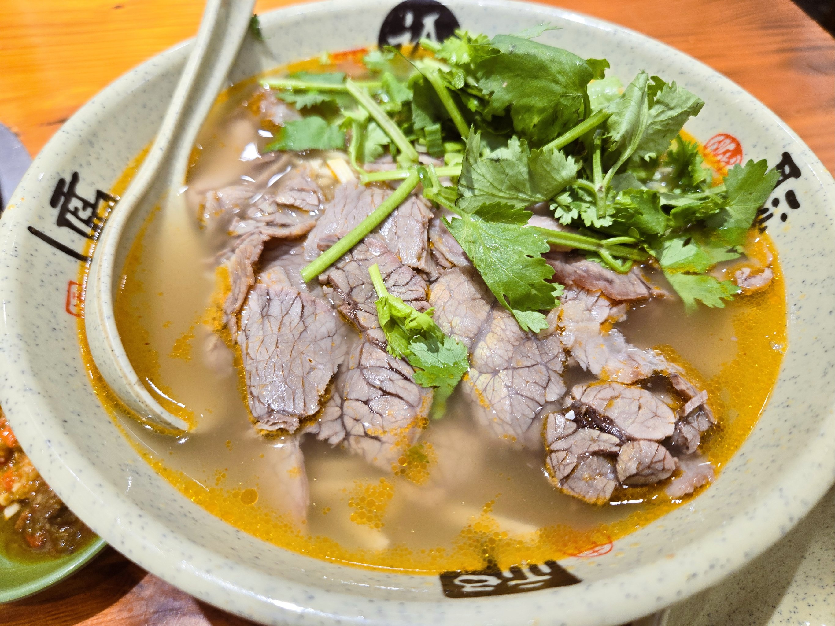 牛肉粉的湯做法及配方揭秘?香濃湯底怎么熬,味道才夠地道!