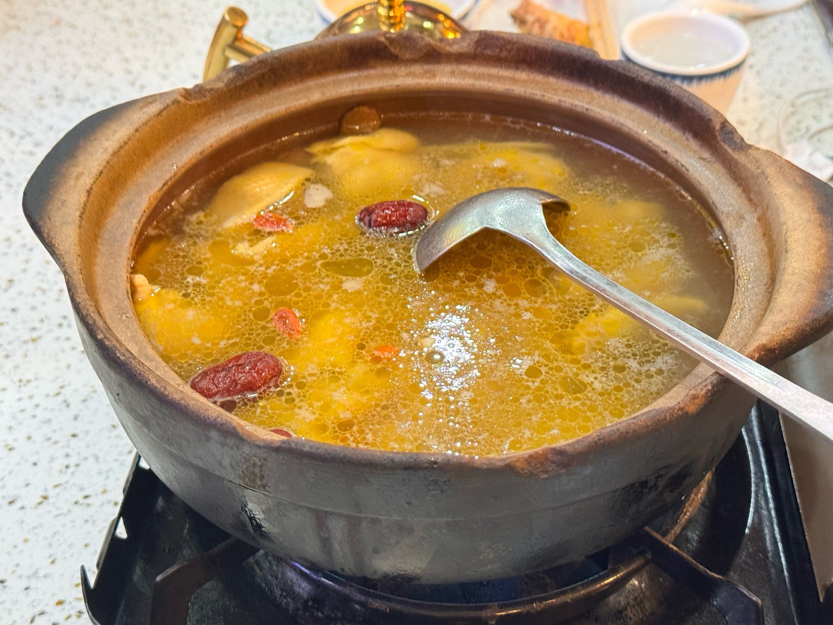 打邊爐和火鍋到底有什么區別？原來廣東人這碗湯講究到每一口都是靈魂！