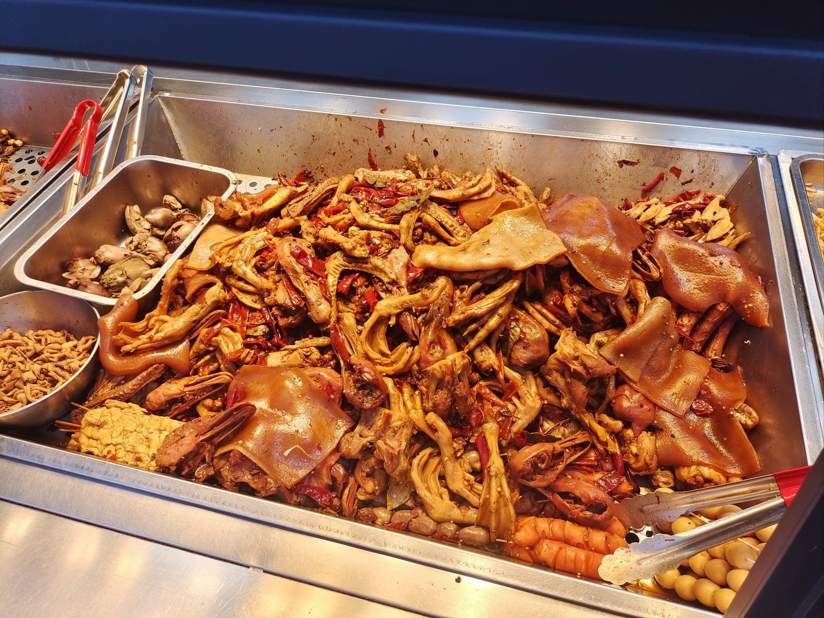 哪里有學(xué)鹵味的?想開店就得學(xué)真技術(shù),一鍋老鹵才能熬出穩(wěn)定生意!