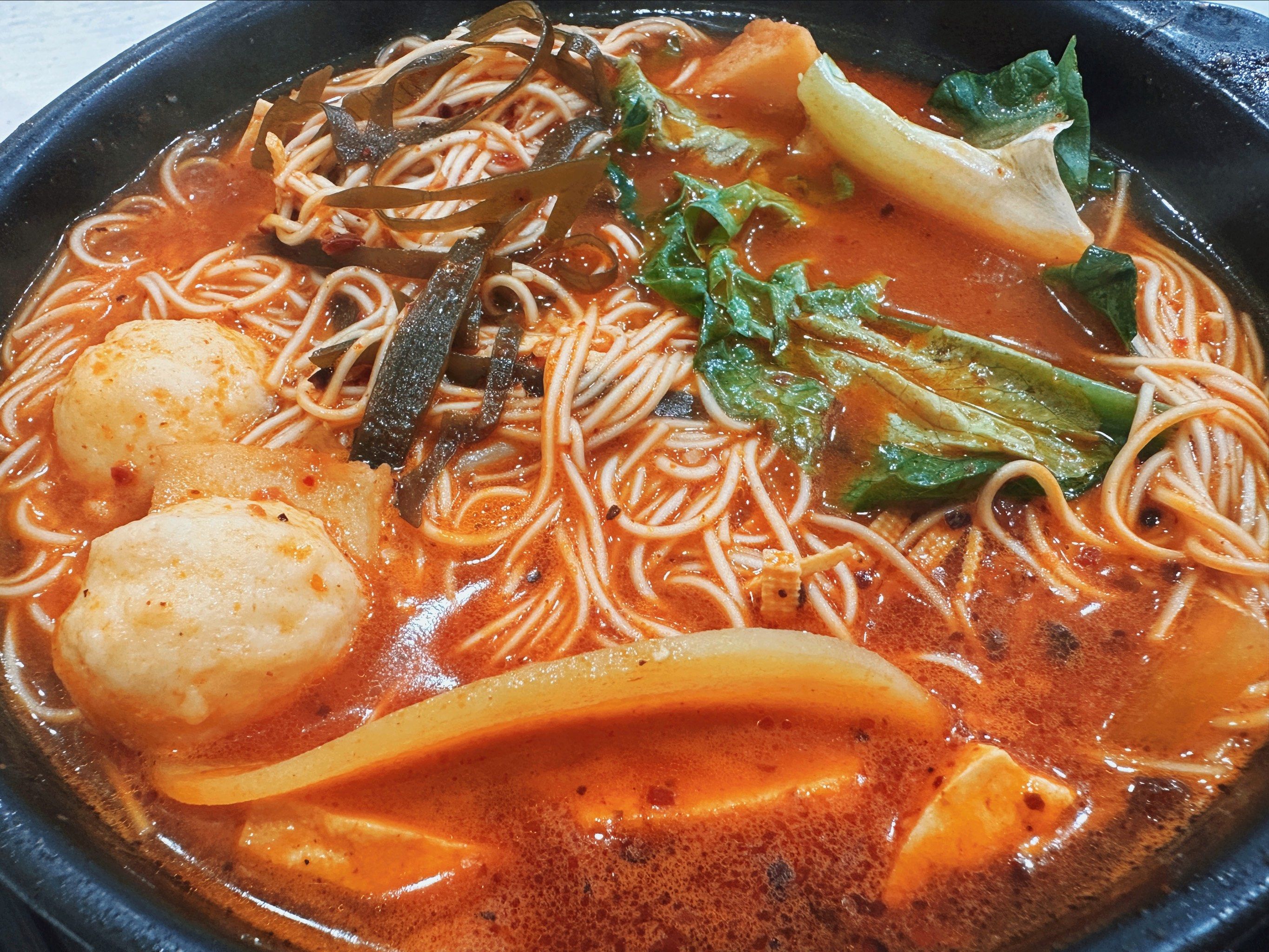 砂鍋面配方底湯料秘方？香濃不膩的關鍵在這幾步，新手也能做出地道口味！