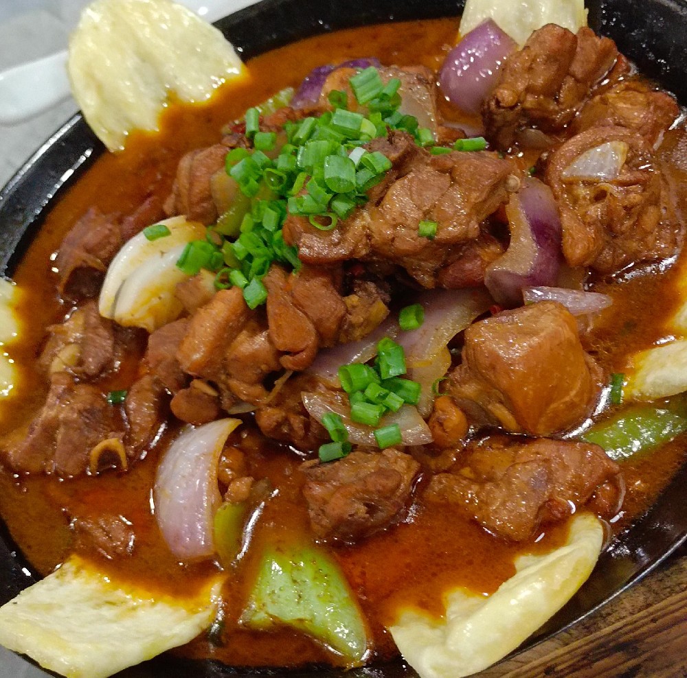 地鍋雞鍋底配方怎么做？掌握比例與火候秘訣，地鍋香氣四溢人人夸！